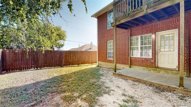 1513 Hollowhill Drive B, Bryan, TX 77802