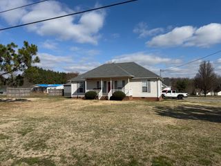 2 Merideth Lynn Rd, Fayetteville, TN 37334