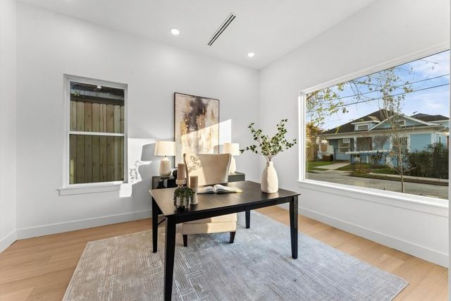 508 Willard Street, Houston, TX 77006