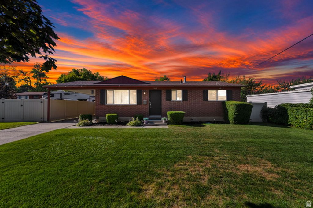 812 E JOHNSONWAY DR, Sandy, UT 84094 — exterior