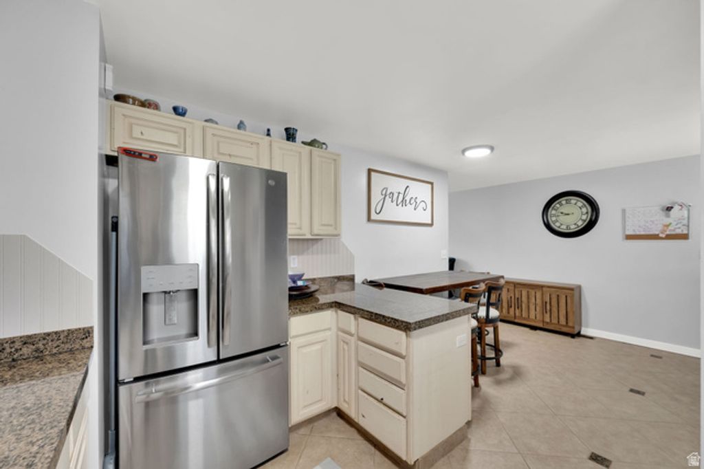812 E JOHNSONWAY DR, Sandy, UT 84094 — photo 4