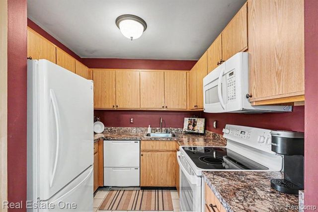 50514 N BAY RUN Drive, Chesterfield Twp, MI 48047