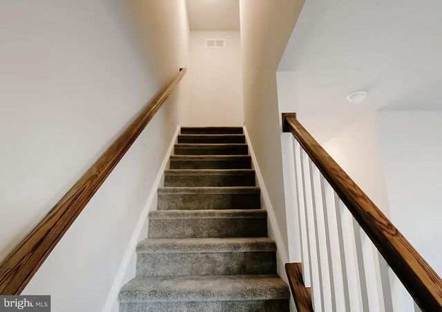 6 LISMORE PLACE, Mechanicsburg, PA 17050