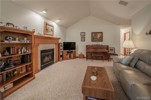 2618 Kusum Court, Wheatfield, NY 14304