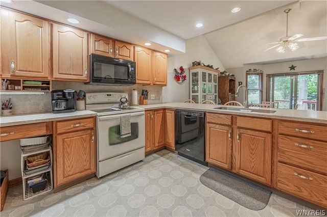 2618 Kusum Court, Wheatfield, NY 14304
