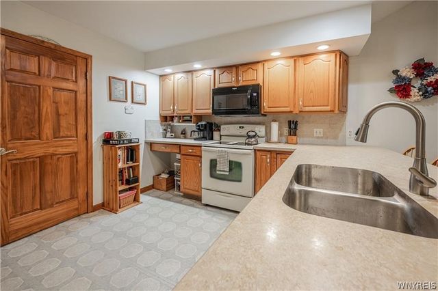 2618 Kusum Court, Wheatfield, NY 14304