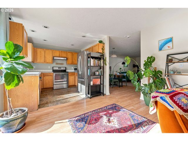 10016 N POLK Ave, Portland, OR 97203