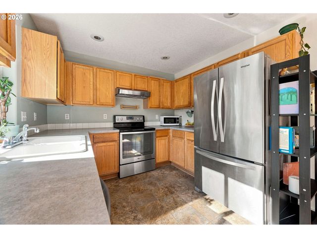 10016 N POLK Ave, Portland, OR 97203