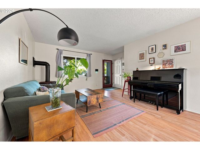 10016 N POLK Ave, Portland, OR 97203