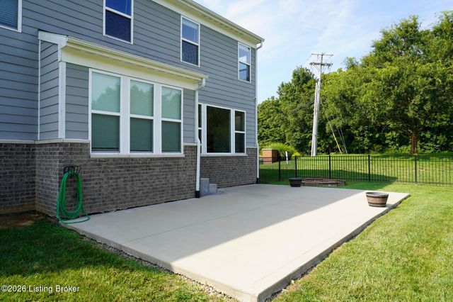 1001 Summit Parks Dr, La Grange, KY 40031