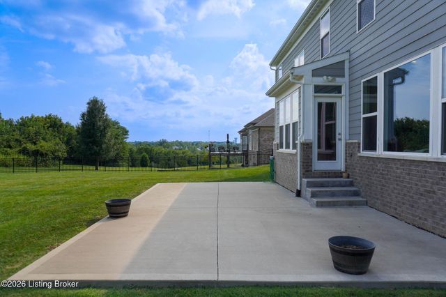 1001 Summit Parks Dr, La Grange, KY 40031