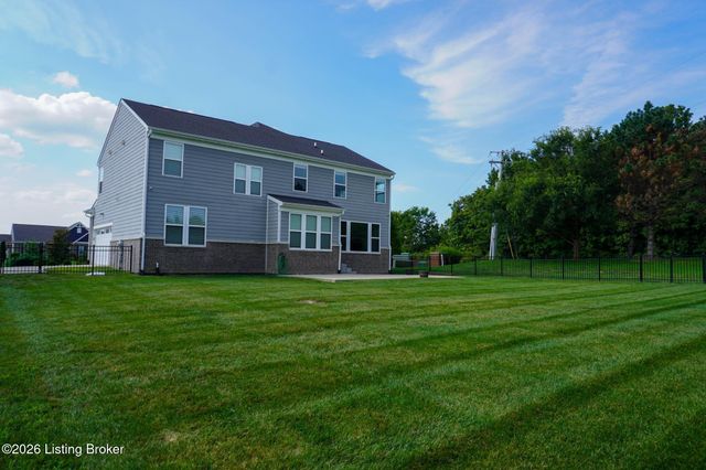 1001 Summit Parks Dr, La Grange, KY 40031