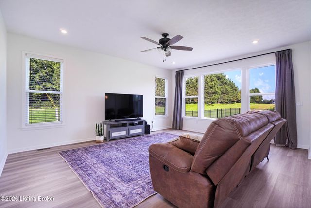 1001 Summit Parks Dr, La Grange, KY 40031