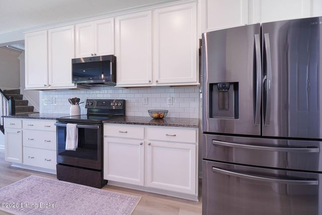 1001 Summit Parks Dr, La Grange, KY 40031