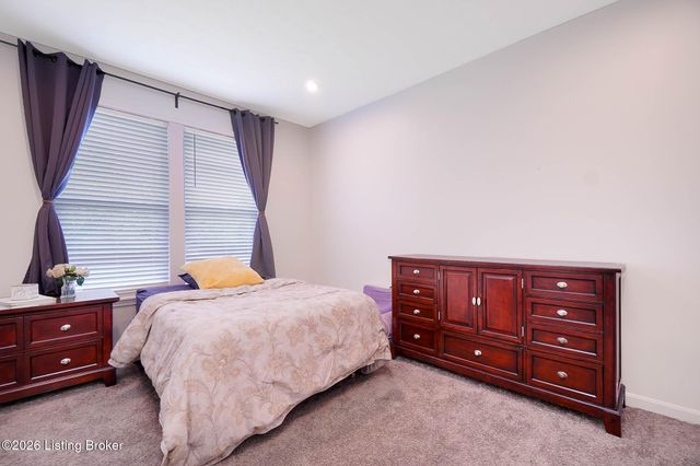 1001 Summit Parks Dr, La Grange, KY 40031