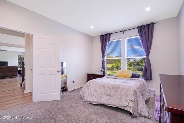 1001 Summit Parks Dr, La Grange, KY 40031