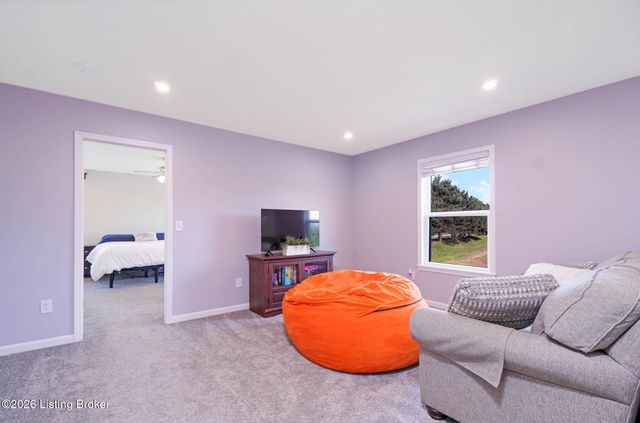1001 Summit Parks Dr, La Grange, KY 40031