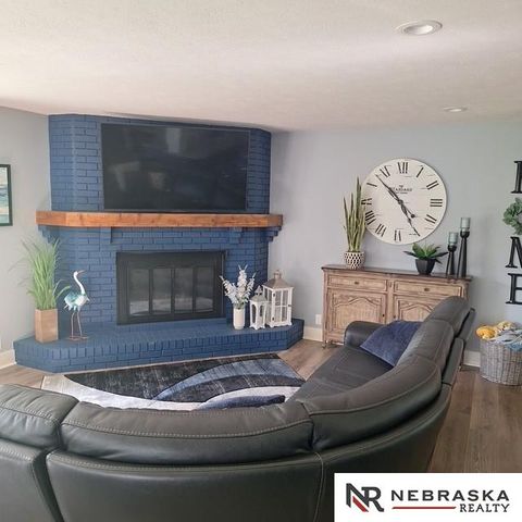 550 S 126th Street, Omaha, NE 68154