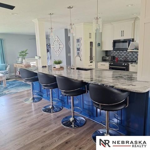 550 S 126th Street, Omaha, NE 68154
