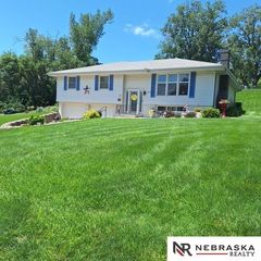 550 S 126th Street, Omaha, NE 68154