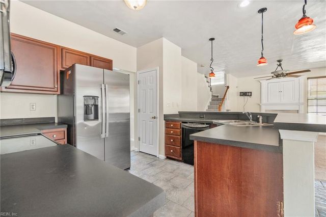 117 Lakes Edge DR, Suffolk, VA 23434