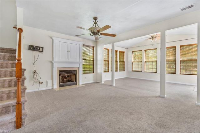117 Lakes Edge DR, Suffolk, VA 23434