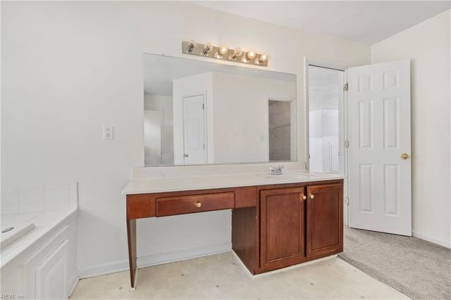 117 Lakes Edge DR, Suffolk, VA 23434