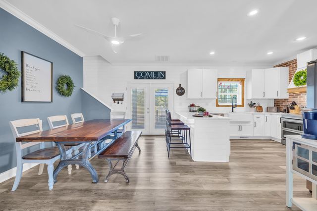 381 Saint Ives Rd., Longs, SC 29568