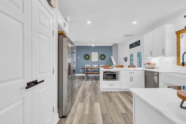 381 Saint Ives Rd., Longs, SC 29568