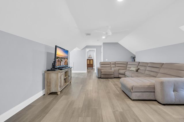 381 Saint Ives Rd., Longs, SC 29568