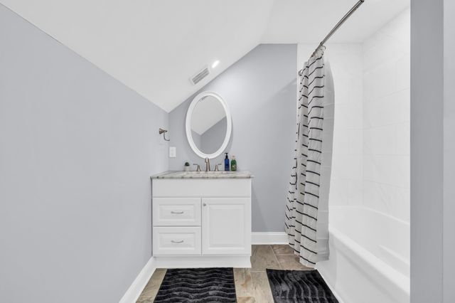 381 Saint Ives Rd., Longs, SC 29568