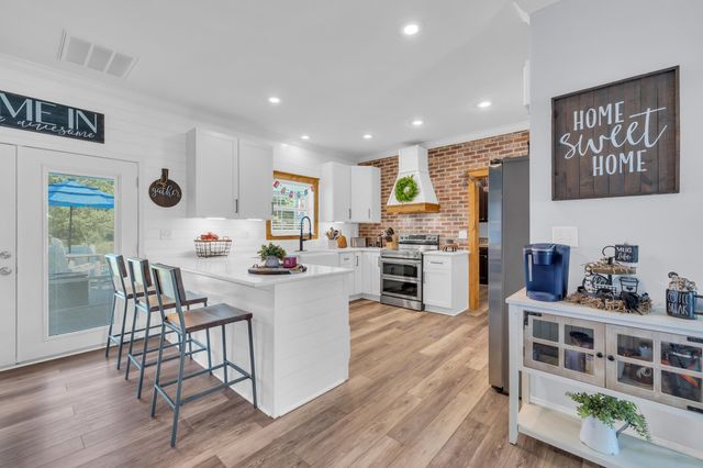 381 Saint Ives Rd., Longs, SC 29568