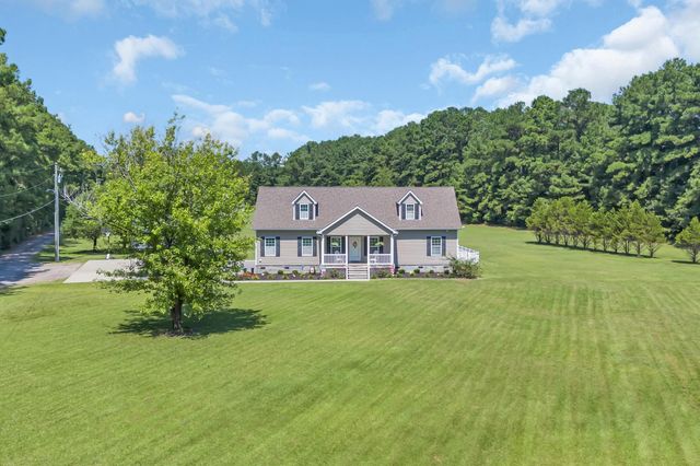 381 Saint Ives Rd., Longs, SC 29568