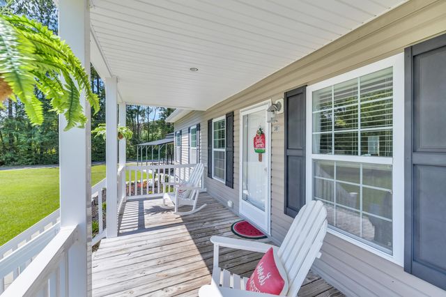 381 Saint Ives Rd., Longs, SC 29568