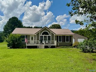 292 J B Hawkins Road, Gurley, AL 35748