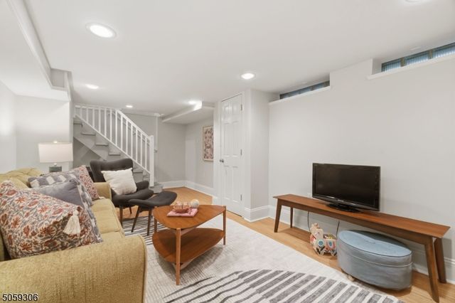 10 College Ave, Montclair Twp., NJ 07043