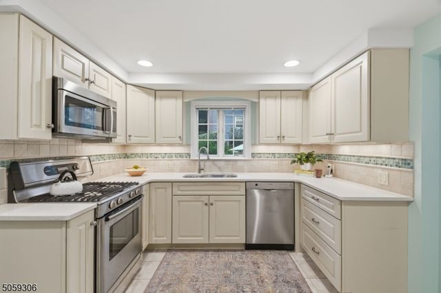 10 College Ave, Montclair Twp., NJ 07043