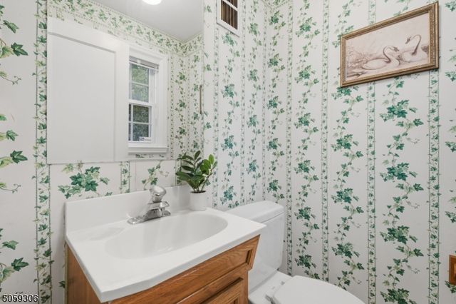 10 College Ave, Montclair Twp., NJ 07043