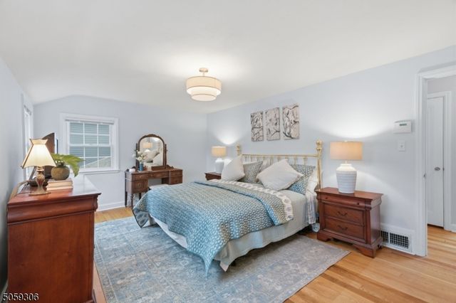10 College Ave, Montclair Twp., NJ 07043