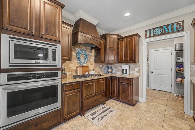 7114 Devonshire Avenue, Springdale, AR 72762