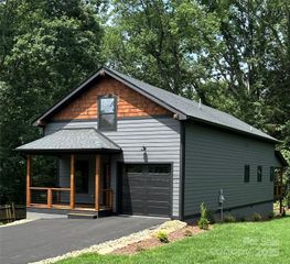 203 1 S Oconeechee Avenue, Black Mountain, NC 28711