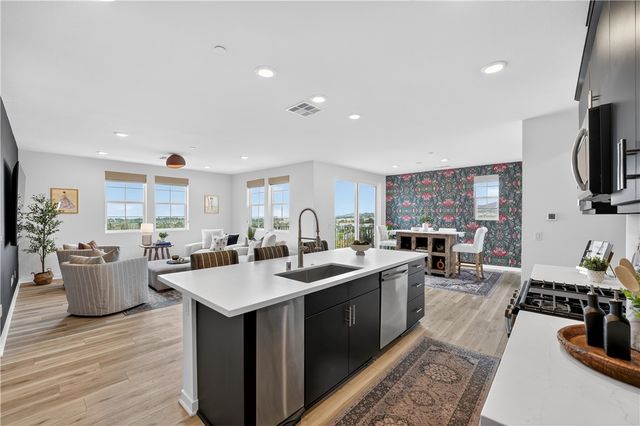 415 Besalu Terrace, Mission Viejo, CA 92694