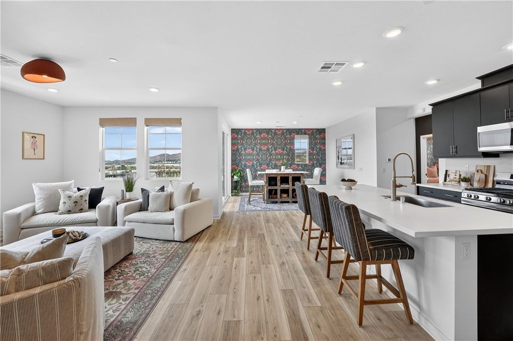 415 Besalu Terrace, Mission Viejo, CA 92694