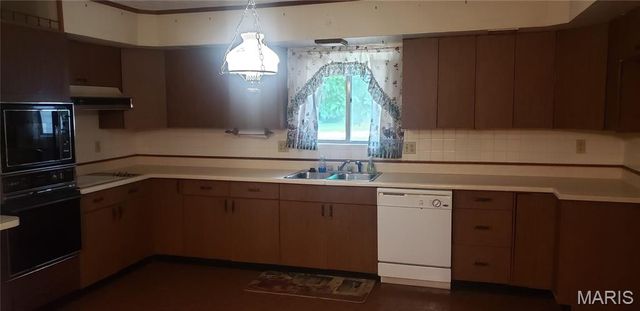 416 Old Highway 66, Bourbon, MO 65441