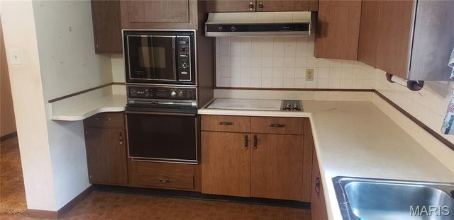 416 Old Highway 66, Bourbon, MO 65441