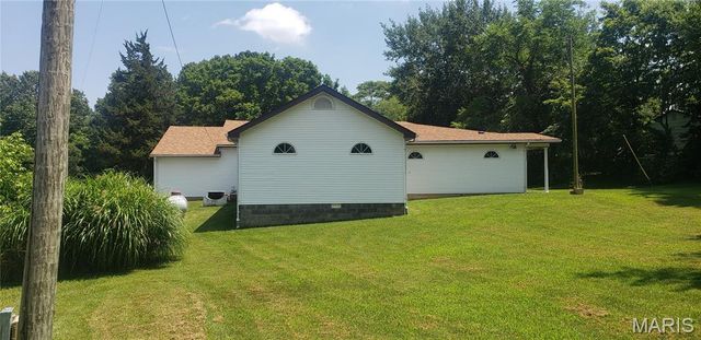416 Old Highway 66, Bourbon, MO 65441