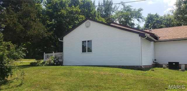 416 Old Highway 66, Bourbon, MO 65441