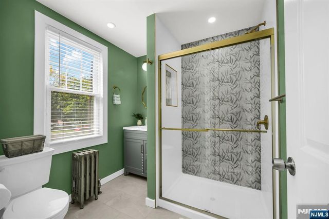 88 Lindbergh Boulevard, Teaneck, NJ 07666