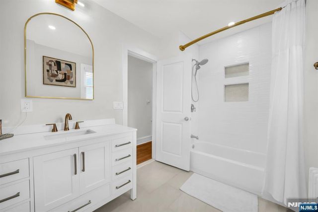 88 Lindbergh Boulevard, Teaneck, NJ 07666