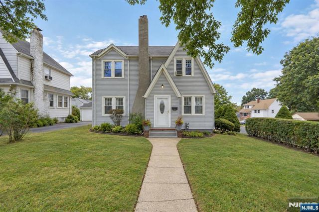 88 Lindbergh Boulevard, Teaneck, NJ 07666